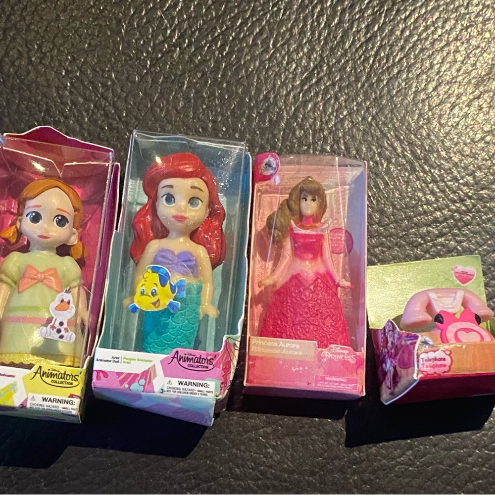 Animator's Collection Princess Doll Set - Pink, Red, Green